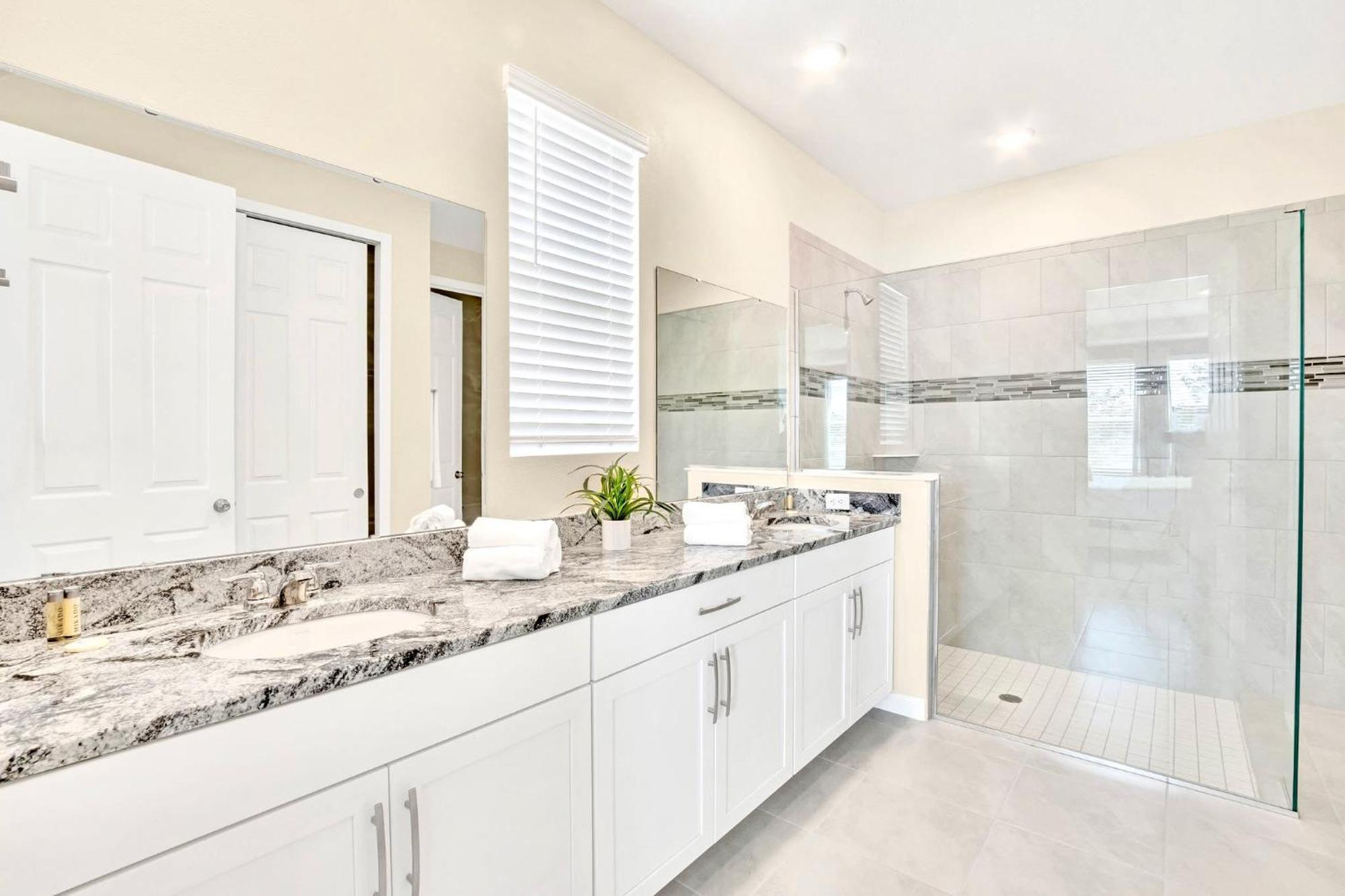Stunning Rare Lake Front 7Br Holiday Home - Sleeps 14 - Pool, Hot Tub, & Games! Orlando Bagian luar foto