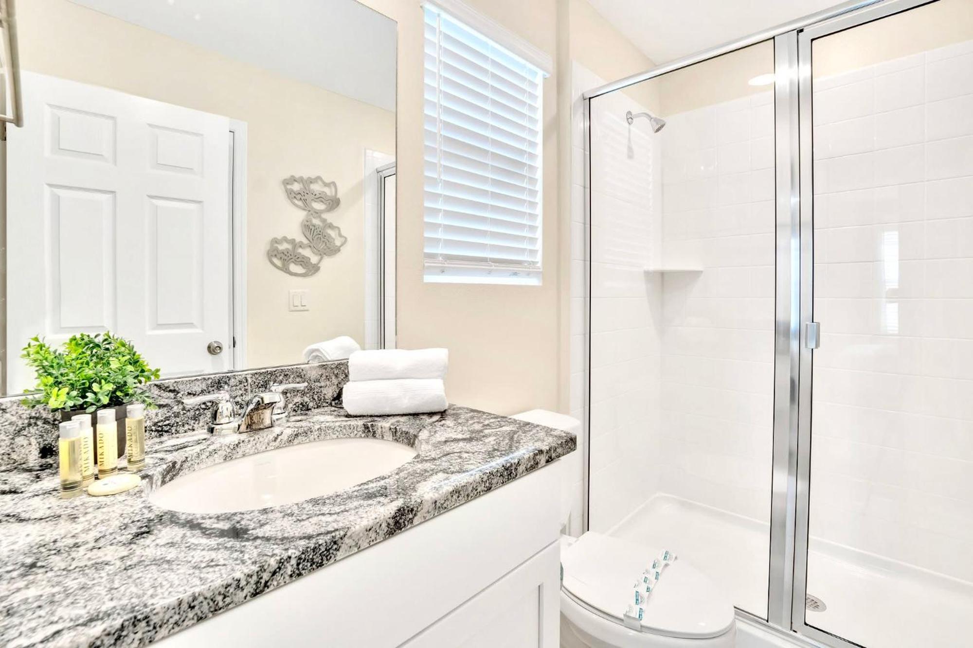 Stunning Rare Lake Front 7Br Holiday Home - Sleeps 14 - Pool, Hot Tub, & Games! Orlando Bagian luar foto