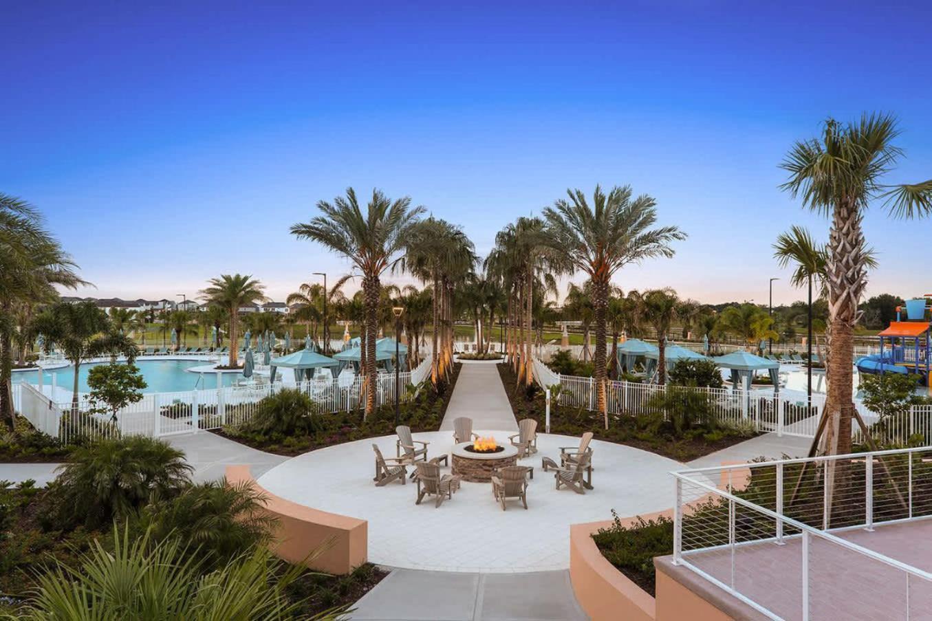 Stunning Rare Lake Front 7Br Holiday Home - Sleeps 14 - Pool, Hot Tub, & Games! Orlando Bagian luar foto